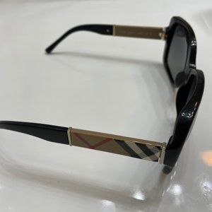 BURBERRY sunglasses